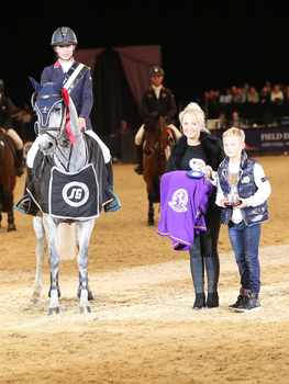 Wiltshire’s Tahnia Jordan-Jones wins the Squibb Group Pony Foxhunter Championship